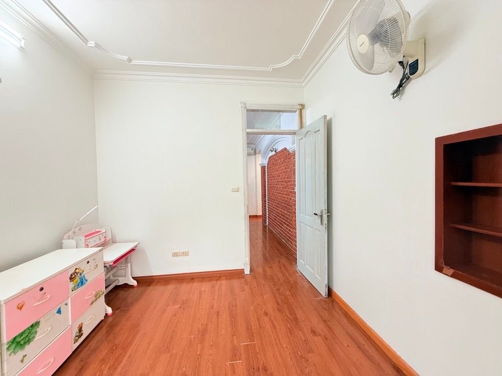 Bán nhà Thọ Lão - diện tích 65m2 1 tầng - ô tô đỗ chân cầu thang - giá 6,15 tỷ