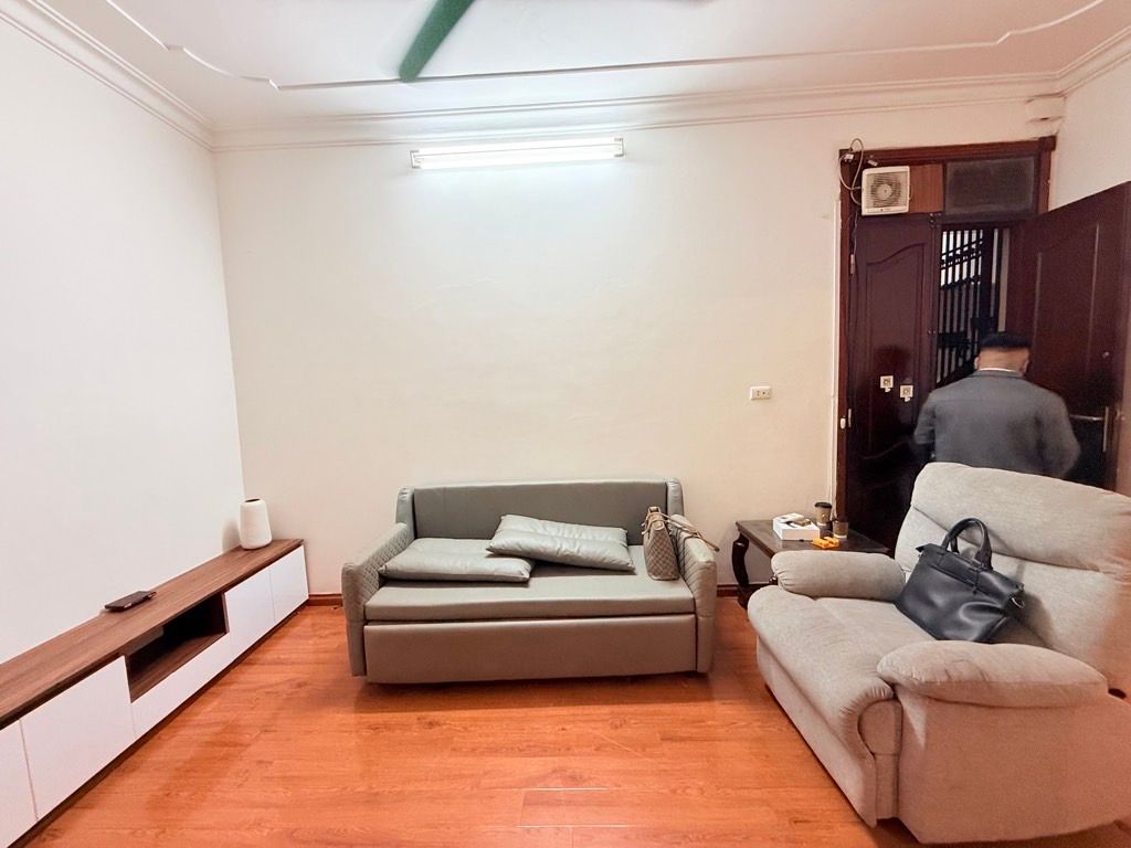 Bán nhà Thọ Lão - diện tích 65m2 1 tầng - ô tô đỗ chân cầu thang - giá 6,15 tỷ