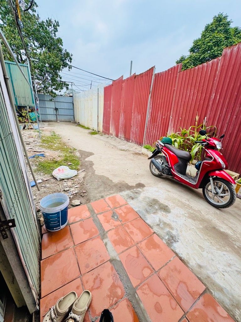 Bán nhà Giải Phóng - diện tích 39m2 1 tầng - ô tô tránh trước cổng - giá 0 tỷ