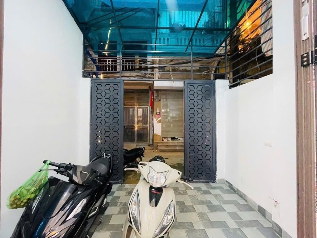 Bán nhà Trường Chinh - diện tích 48m2 4 tầng - Ô tô đỗ cửa - giá 15,9 tỷ