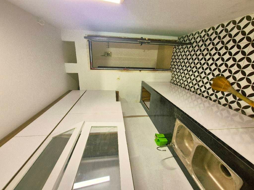 Bán nhà Nguyễn Trãi - diện tích 60m2 1 tầng - Ô tô tránh - giá 3,39 tỷ