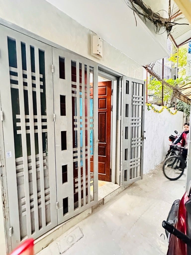 Bán nhà Vũ Tông Phan - diện tích 23m2 3 tầng - LÔ GÓC 3 MẶT THOÁNG - giá 2,5 tỷ