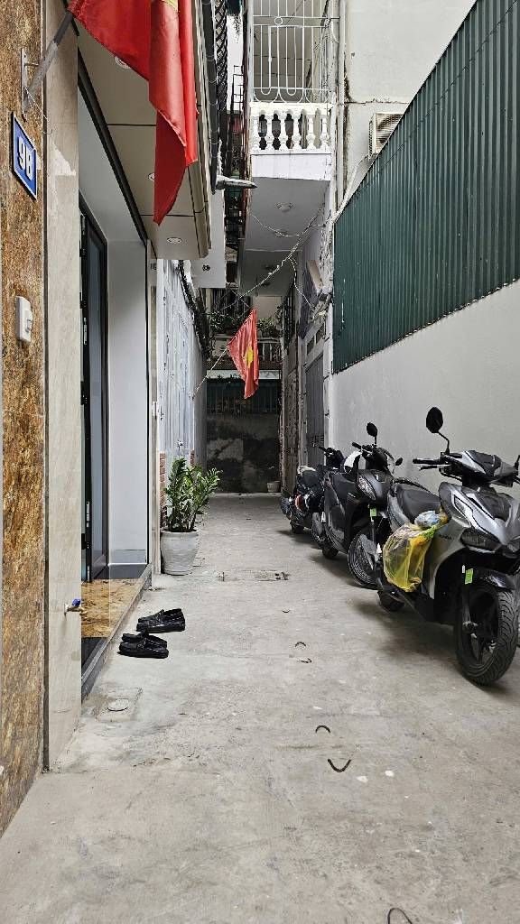 Bán nhà Hoàng Văn Thái - diện tích 35.5m2 5 tầng - Thang máy - giá 10,8 tỷ