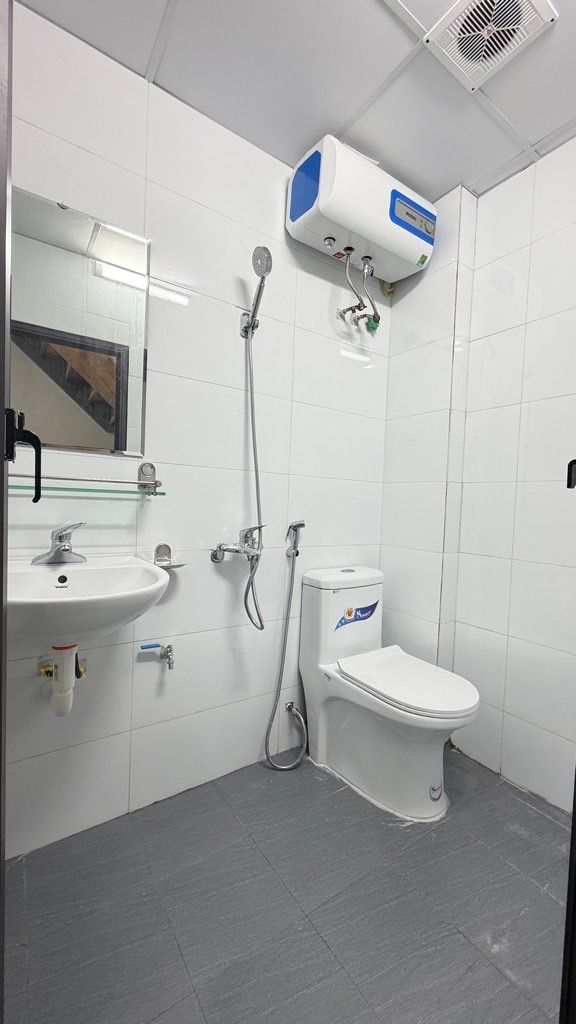 Bán nhà Giải Phóng - diện tích 36m2 2 tầng - Nhà sổ chung 2 tầng xây mới - giá 4,3 tỷ