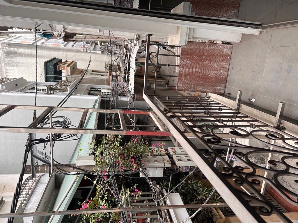 Bán nhà Giải Phóng - diện tích 46.2m2 7 tầng - Ô tô đỗ cửa - giá 15,3 tỷ