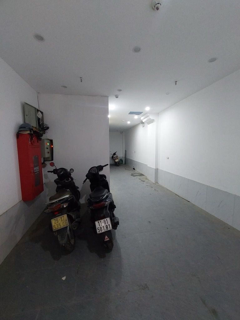 Bán nhà Giải Phóng - diện tích 46.2m2 7 tầng - Ô tô đỗ cửa - giá 15,3 tỷ