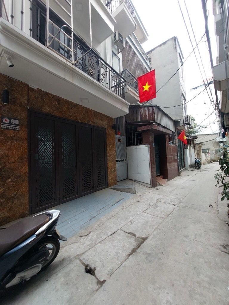 Bán nhà Giải Phóng - diện tích 46.2m2 7 tầng - Ô tô đỗ cửa - giá 15,3 tỷ