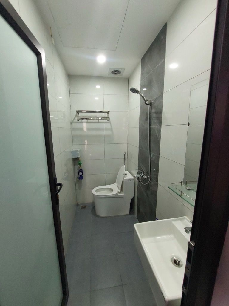 Bán nhà Giải Phóng - diện tích 46.2m2 7 tầng - Ô tô đỗ cửa - giá 15,3 tỷ