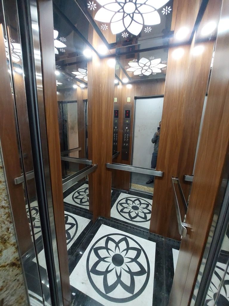 Bán nhà Giải Phóng - diện tích 46.2m2 7 tầng - Ô tô đỗ cửa - giá 15,3 tỷ