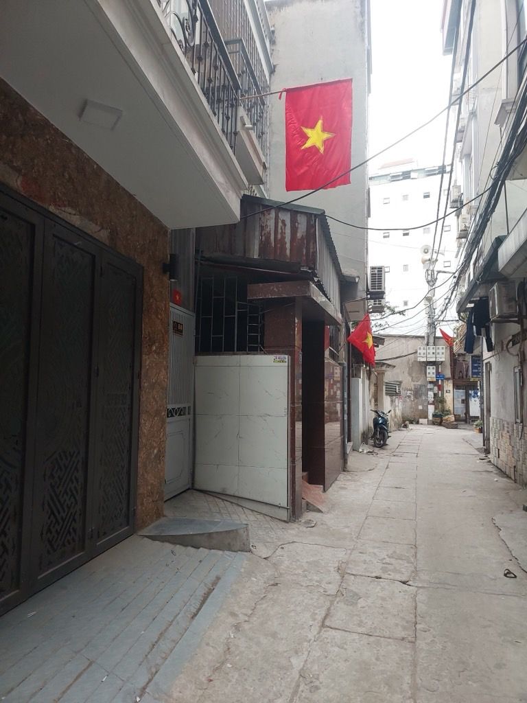 Bán nhà Giải Phóng - diện tích 46.2m2 7 tầng - Ô tô đỗ cửa - giá 15,3 tỷ