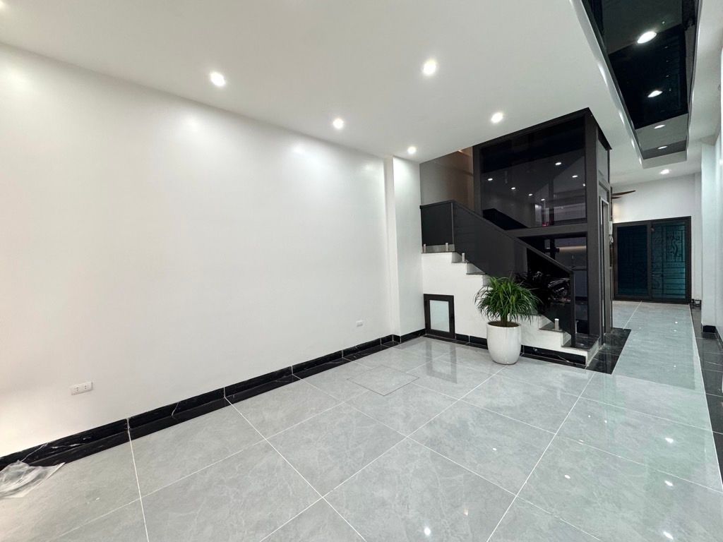 Bán nhà Khương Trung - diện tích 46m2 6 tầng - Ô TÔ TRÁNH - giá 17,9 tỷ