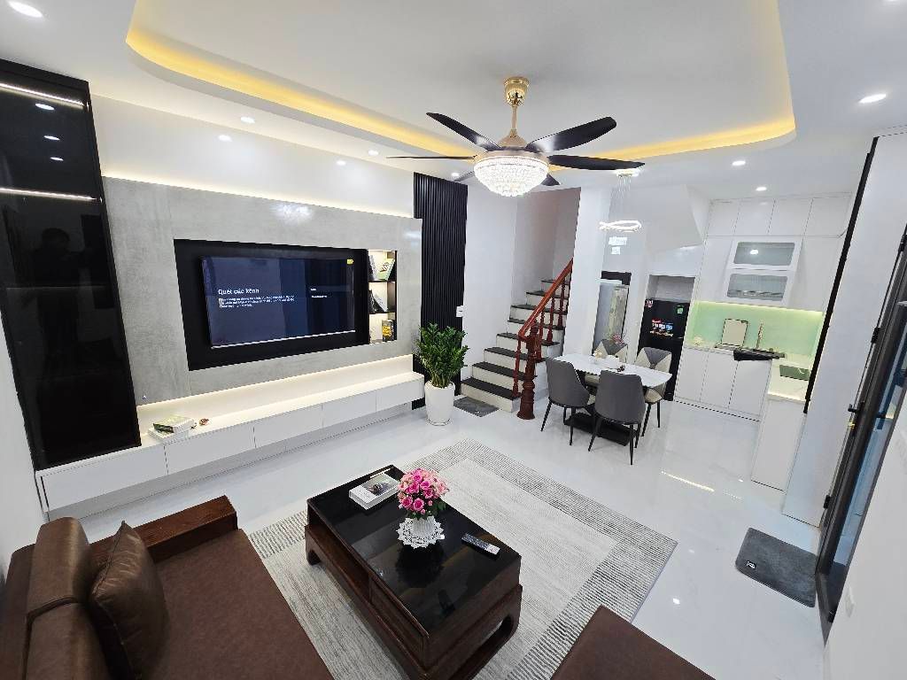 Bán nhà Quan Nhân - diện tích 31m2 4 tầng - ô tô đỗ gần - giá 8,4 tỷ