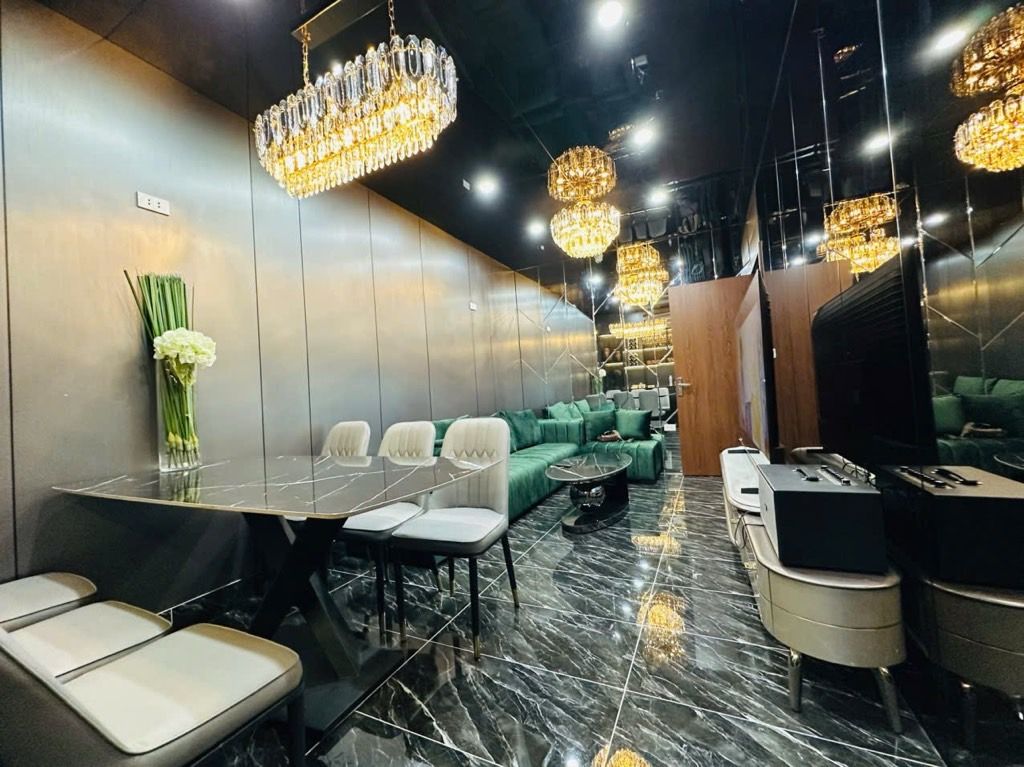 Bán nhà Tôn Thất Tùng - diện tích 80m2 5 tầng - Mặt phố - giá 5,6 tỷ