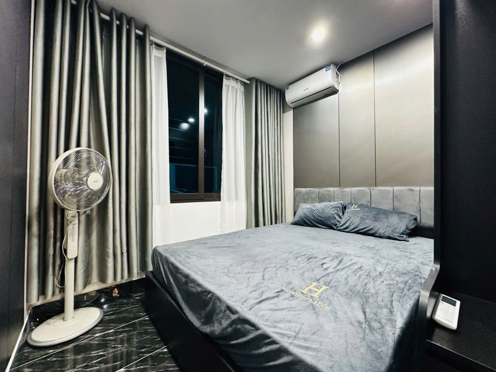 Bán nhà Tôn Thất Tùng - diện tích 80m2 5 tầng - Mặt phố - giá 5,6 tỷ