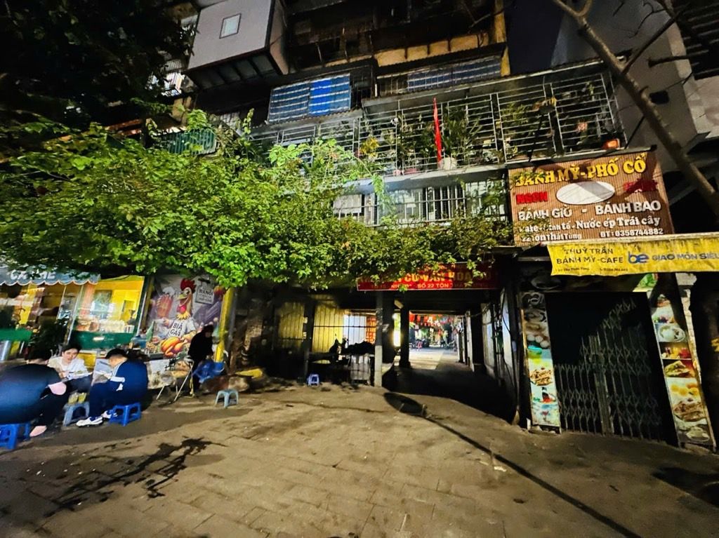 Bán nhà Tôn Thất Tùng - diện tích 80m2 5 tầng - Mặt phố - giá 5,6 tỷ