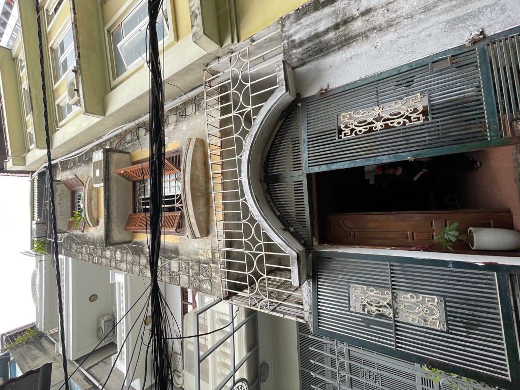 Bán nhà Hoàng Mai - diện tích 42m2 5 tầng - Nhà dân xây chắc chắn - giá 10,5 tỷ