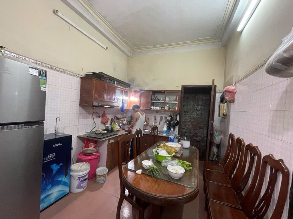 Bán nhà Hoàng Mai - diện tích 42m2 5 tầng - Nhà dân xây chắc chắn - giá 10,5 tỷ