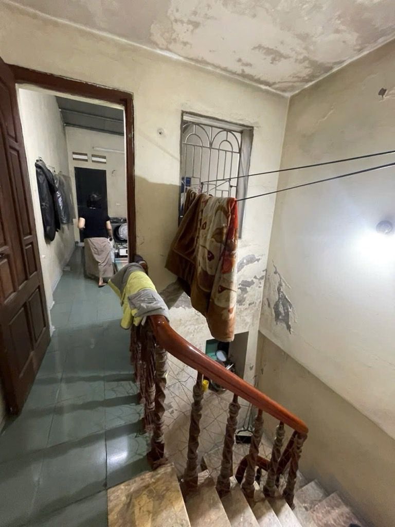 Bán nhà Hoàng Mai - diện tích 42m2 5 tầng - Nhà dân xây chắc chắn - giá 10,5 tỷ