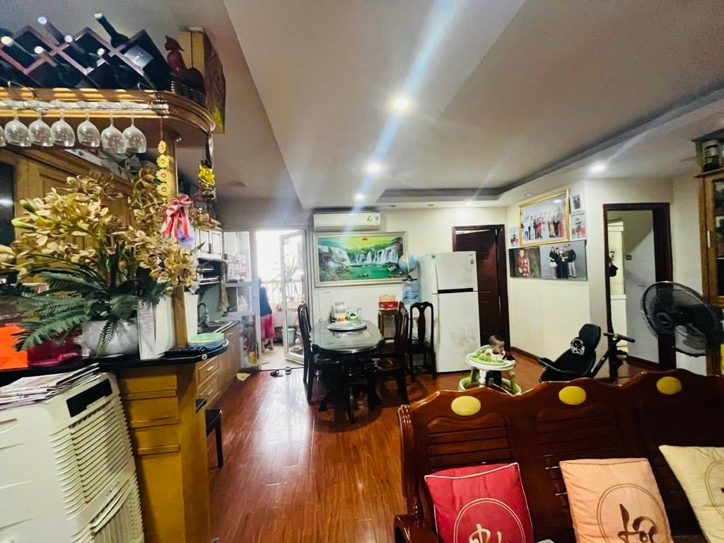 Bán nhà Nguyễn Duy Trinh - diện tích 90m2 14 tầng - Nhà đẹp long lanh, nội thất xịn sò - giá 7,4 tỷ