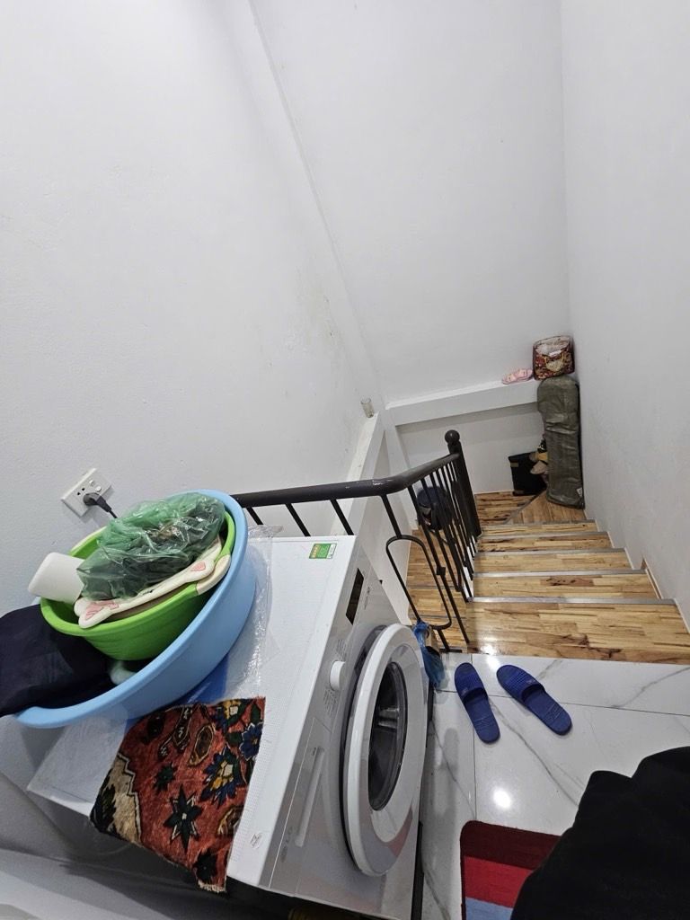 Bán nhà Trương Định - diện tích 28m2 2 tầng - Lô góc - giá 1,75 tỷ