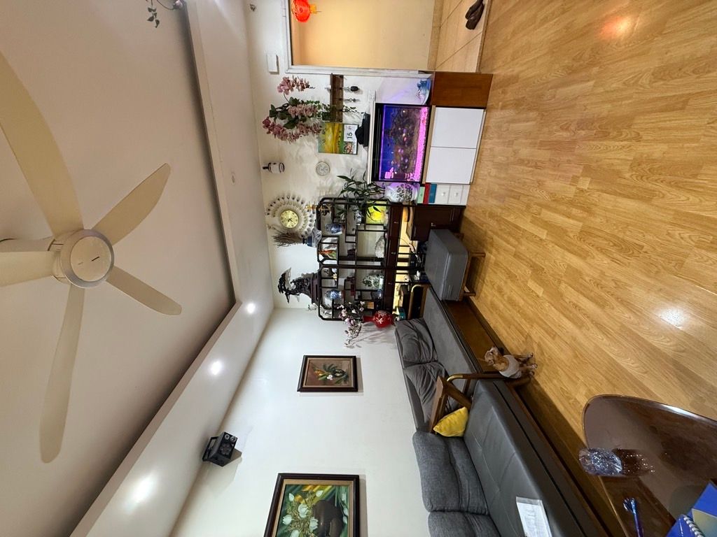 Bán nhà Trần Hoà - diện tích 70m2 14 tầng - mặt phố - giá 5,7 tỷ