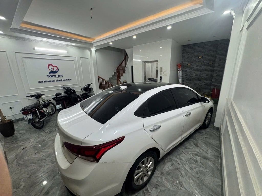 Bán nhà Vũ Tông Phan - diện tích 47.4m2 7 tầng - Ô tô vào nhà - giá 16,95 tỷ