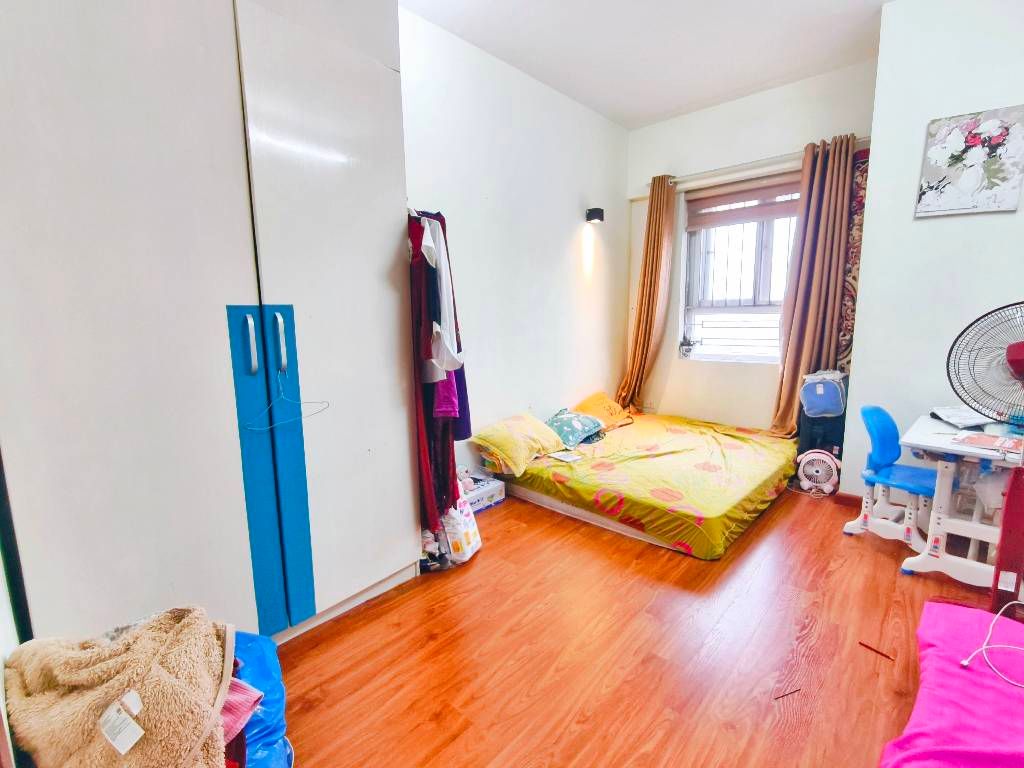 Bán nhà Thái Hà - diện tích 107.8m2 1 tầng - Thang máy - giá 11,5 tỷ