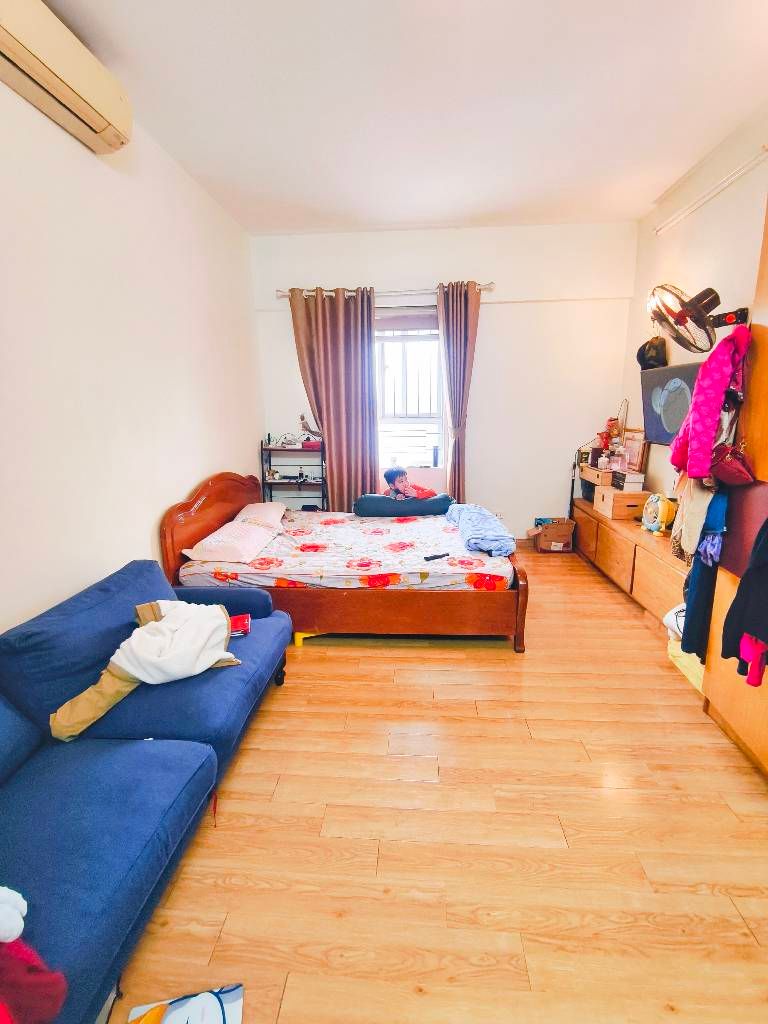 Bán nhà Thái Hà - diện tích 107.8m2 1 tầng - Thang máy - giá 11,5 tỷ