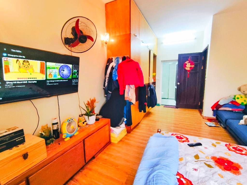 Bán nhà Thái Hà - diện tích 107.8m2 1 tầng - Thang máy - giá 11,5 tỷ