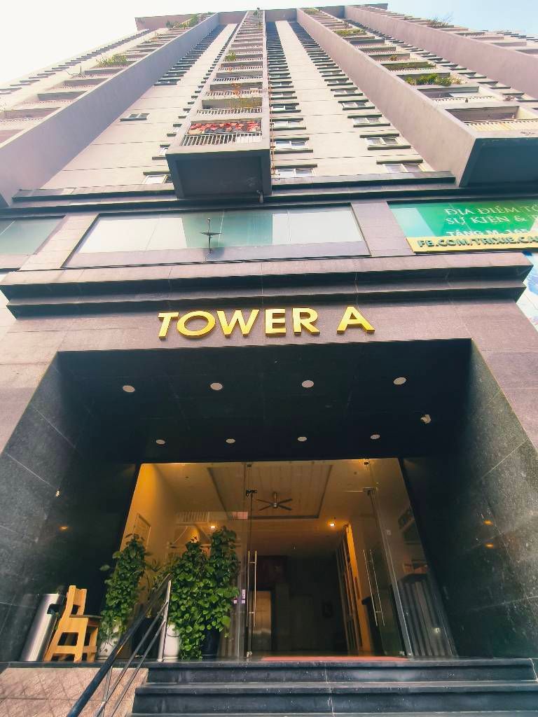 Bán nhà Thái Hà - diện tích 107.8m2 1 tầng - Thang máy - giá 11,5 tỷ