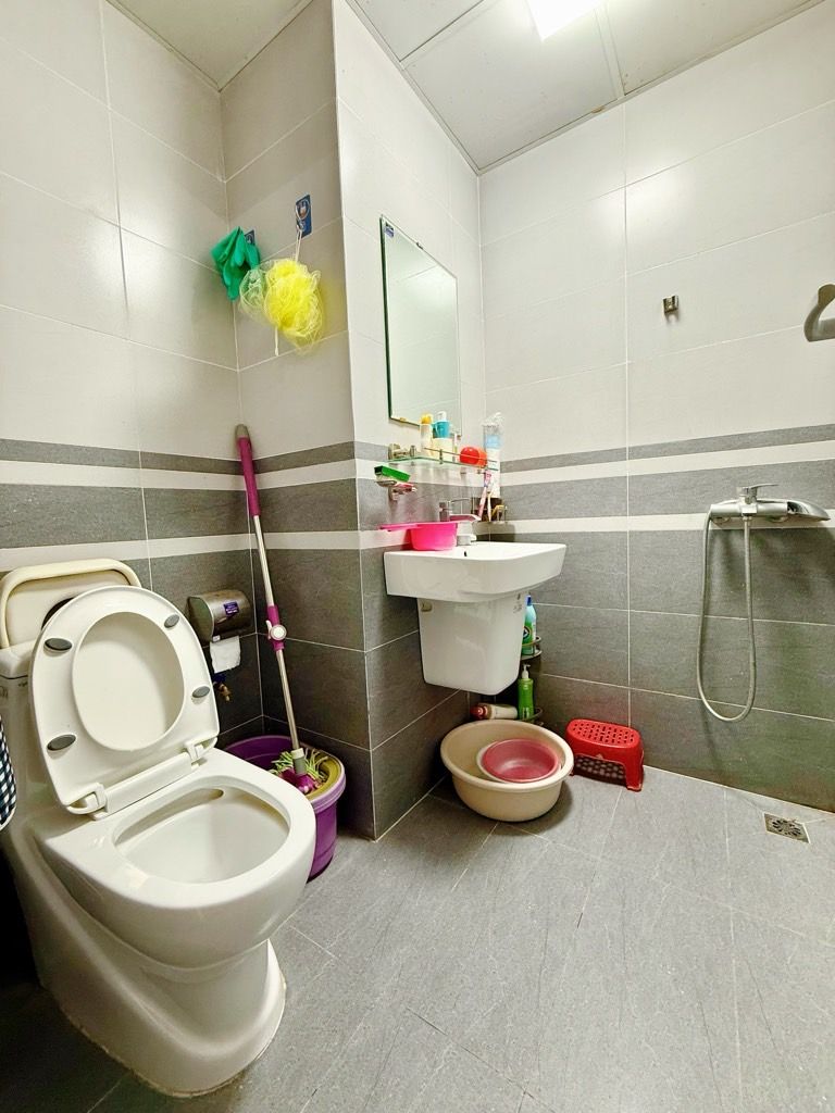 Bán nhà Bán Đảo Linh Đàm - diện tích 69.8m2 1 tầng - Căn hộ 2 ngủ - giá 5,8 tỷ