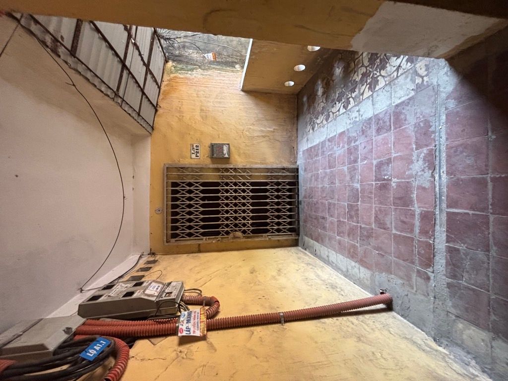 Bán nhà Thái Thịnh - diện tích 60.8m2 1 tầng - nhà lô góc 3 mặt thoáng - giá 9.7 tỷ