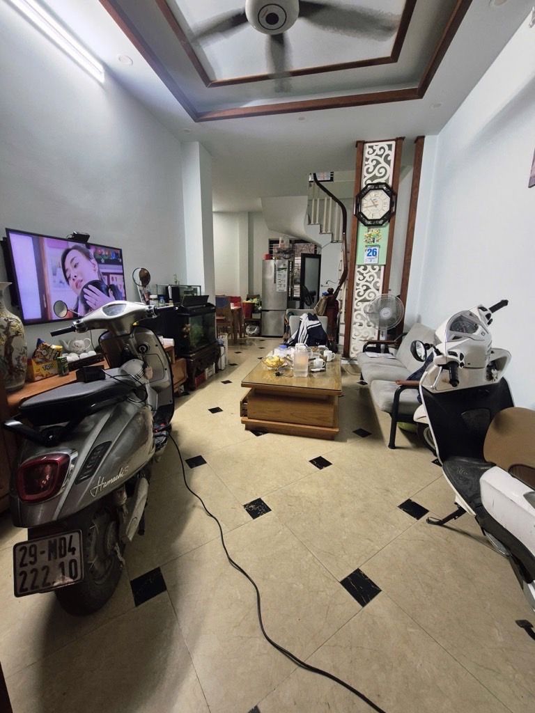 Bán nhà Trương Định - diện tích 43,3m2 5 tầng - Gần ô tô - giá 9,5 tỷ