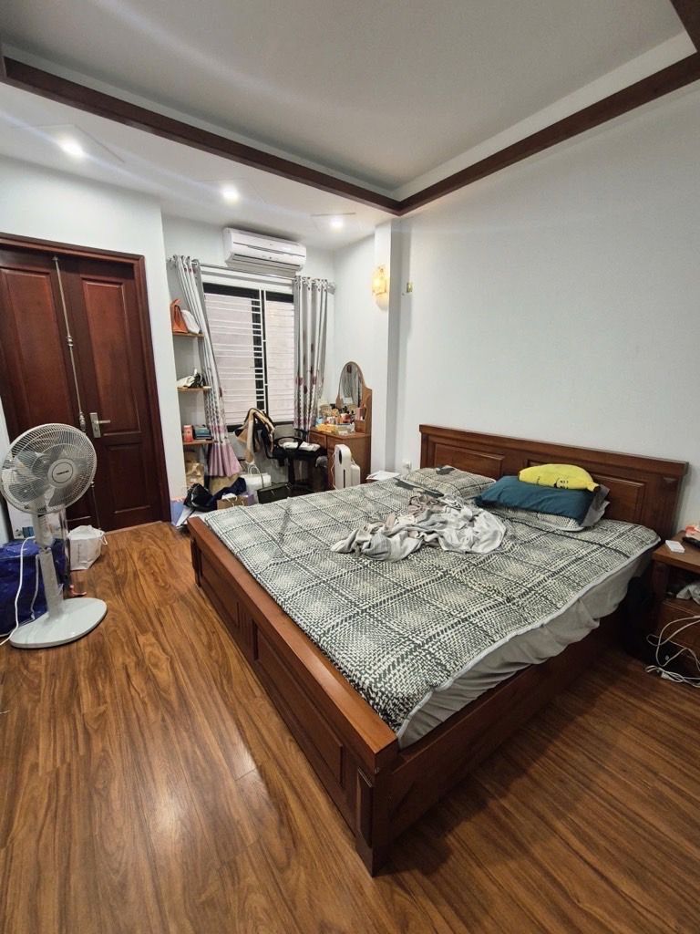 Bán nhà Trương Định - diện tích 43,3m2 5 tầng - Gần ô tô - giá 9,5 tỷ