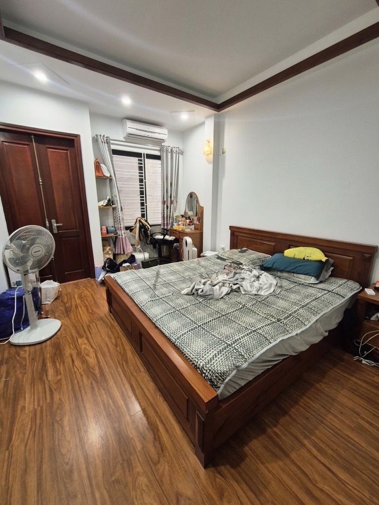 Bán nhà Trương Định - diện tích 43,3m2 5 tầng - Gần ô tô - giá 9,5 tỷ