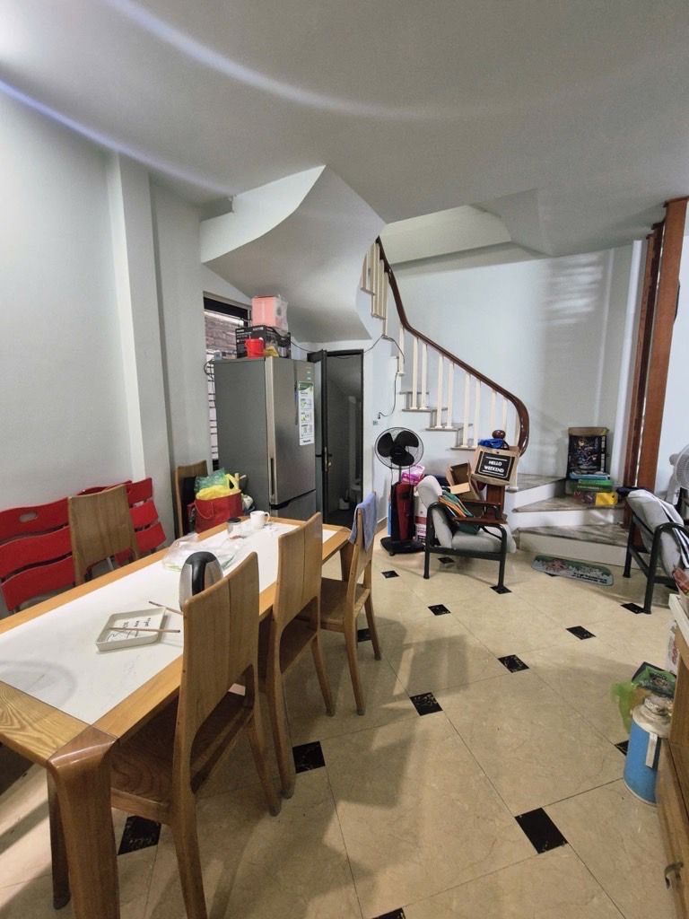 Bán nhà Trương Định - diện tích 43,3m2 5 tầng - Gần ô tô - giá 9,5 tỷ