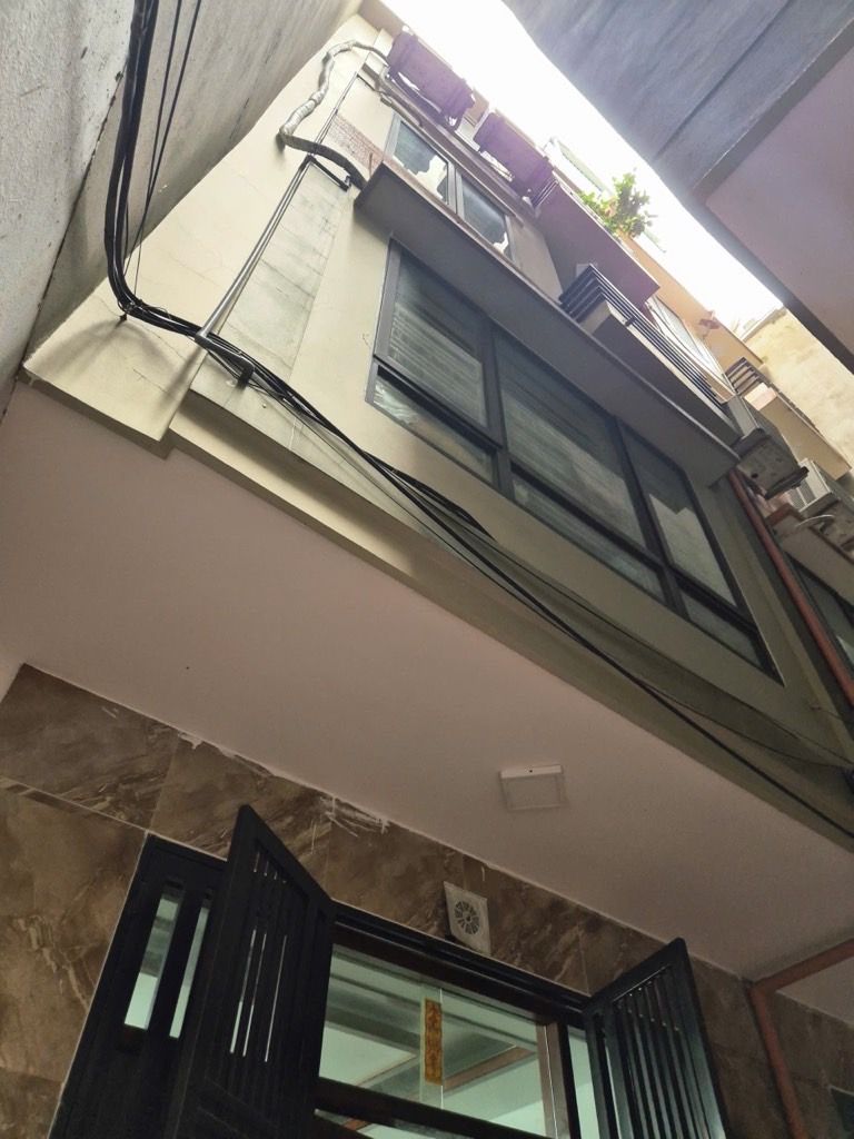 Bán nhà Trương Định - diện tích 43,3m2 5 tầng - Gần ô tô - giá 9,5 tỷ