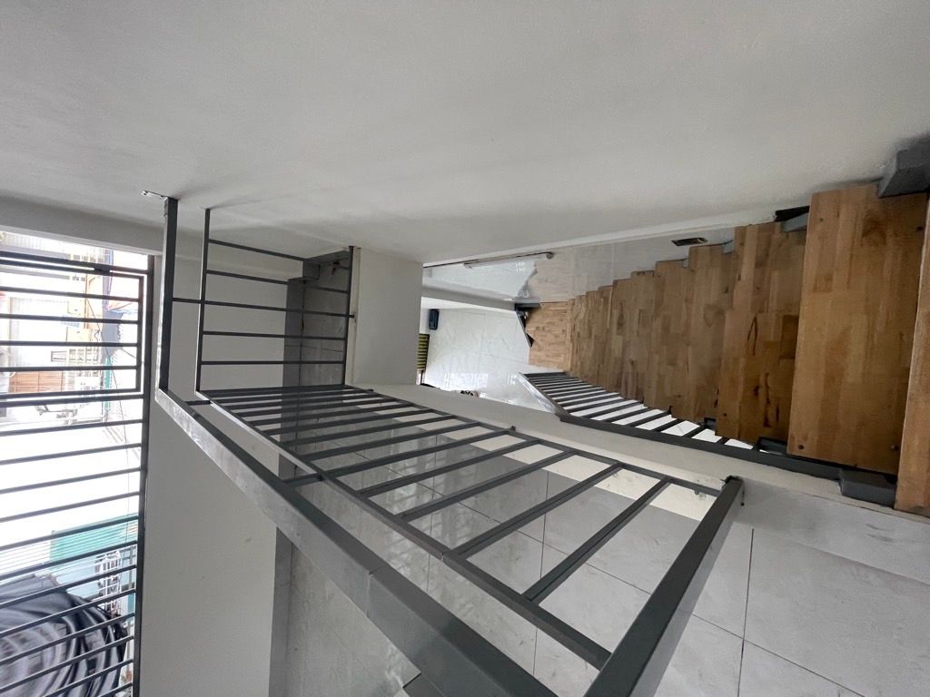 Bán nhà Định Công - diện tích 46m2 2 tầng - ngõ ba gác thông - giá 2 tỷ