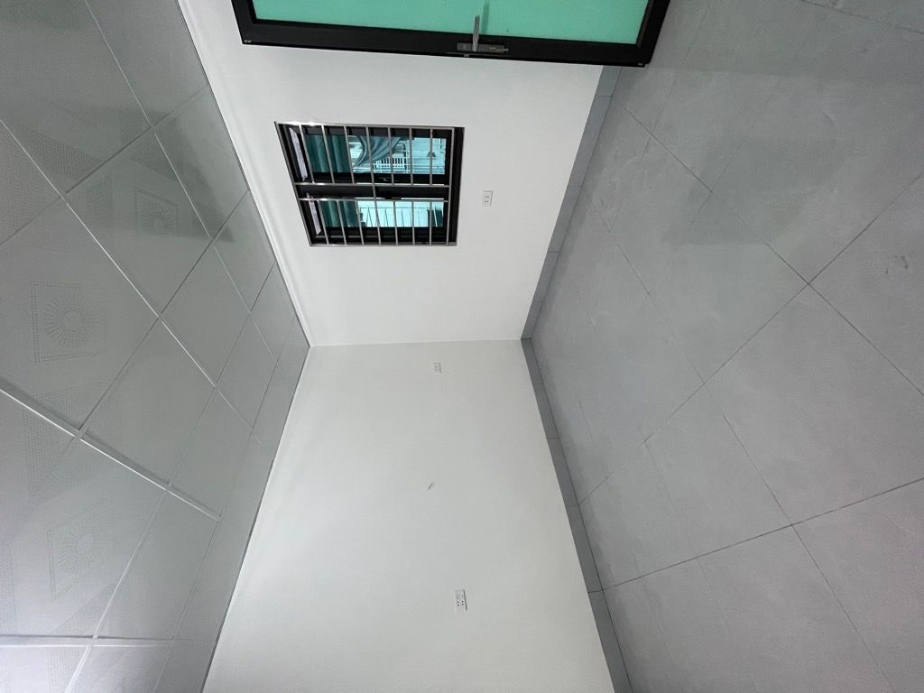 Bán nhà Định Công - diện tích 46m2 2 tầng - ngõ ba gác thông - giá 2 tỷ