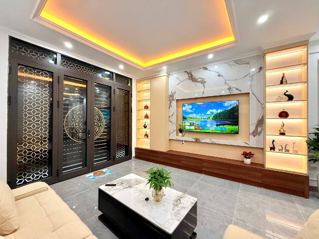 Bán nhà Vương Thừa Vũ - diện tích 44m2 5 tầng - Thang máy - giá 13,9 tỷ