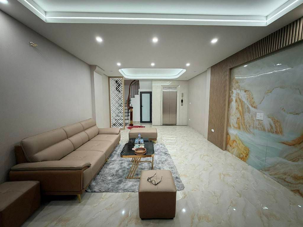 Bán nhà Thái Hà - diện tích 36,1m2 6 tầng - Siêu phẩm thang máy, 3 bước ra Mặt Phố - giá 18,6 tỷ