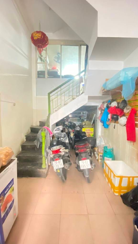 Bán nhà Hồ Đắc Di - diện tích 38,3m2 5 tầng - Mặt phố - giá 20 tỷ