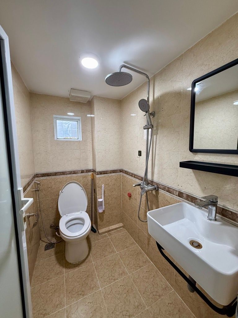 Bán nhà Định Công Hạ - diện tích 31.9m2 4 tầng - Lô góc 3 mặt ngõ - giá 7,65 tỷ