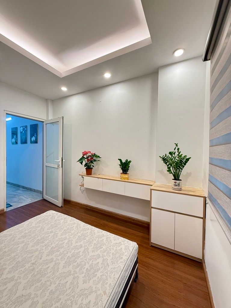 Bán nhà Định Công Hạ - diện tích 31.9m2 4 tầng - Lô góc 3 mặt ngõ - giá 7,65 tỷ