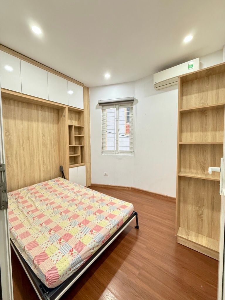 Bán nhà Định Công Hạ - diện tích 31.9m2 4 tầng - Lô góc 3 mặt ngõ - giá 7,65 tỷ