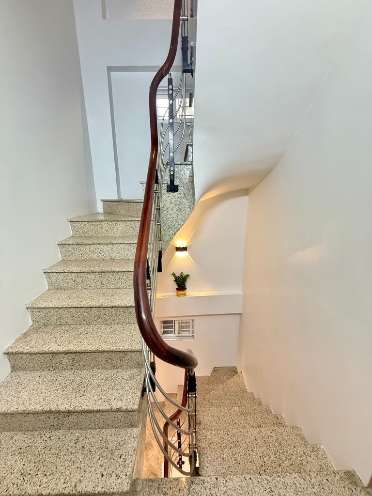 Bán nhà Định Công Hạ - diện tích 31.9m2 4 tầng - Lô góc 3 mặt ngõ - giá 7,65 tỷ