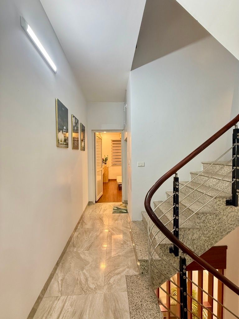 Bán nhà Định Công Hạ - diện tích 31.9m2 4 tầng - Lô góc 3 mặt ngõ - giá 7,65 tỷ