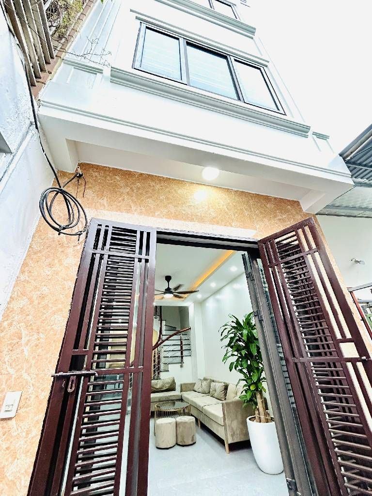 Bán nhà Thanh Lân - diện tích 36m2 4 tầng - Ô TÔ ĐỖ CỔNG - giá 7,9 tỷ
