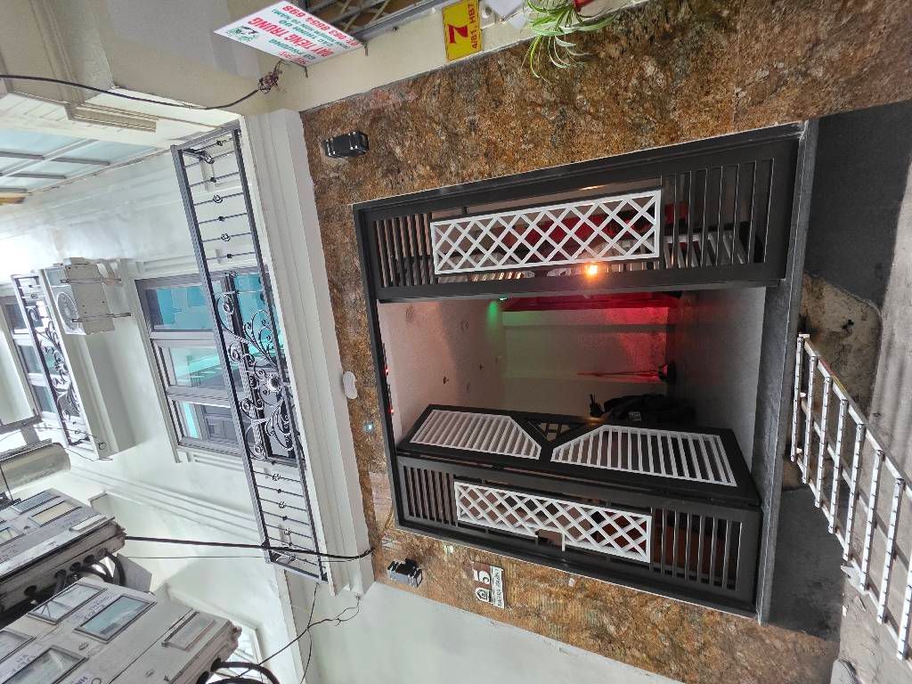 Bán nhà Hòa Bình - diện tích 37,9m2 5 tầng - Thang máy - giá 10 tỷ