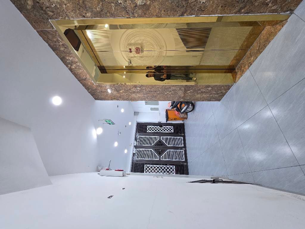 Bán nhà Hòa Bình - diện tích 37,9m2 5 tầng - Thang máy - giá 10 tỷ